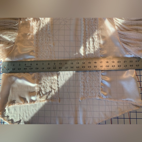 🩷 Vntg pale pink bed jacket - Picture 7 of 12